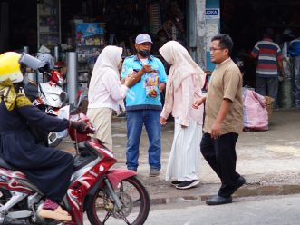 Ratusan Siswa SMP Muhammadiyah PK Pawai Sambut Ramadan dan Berbagi Bingkisan