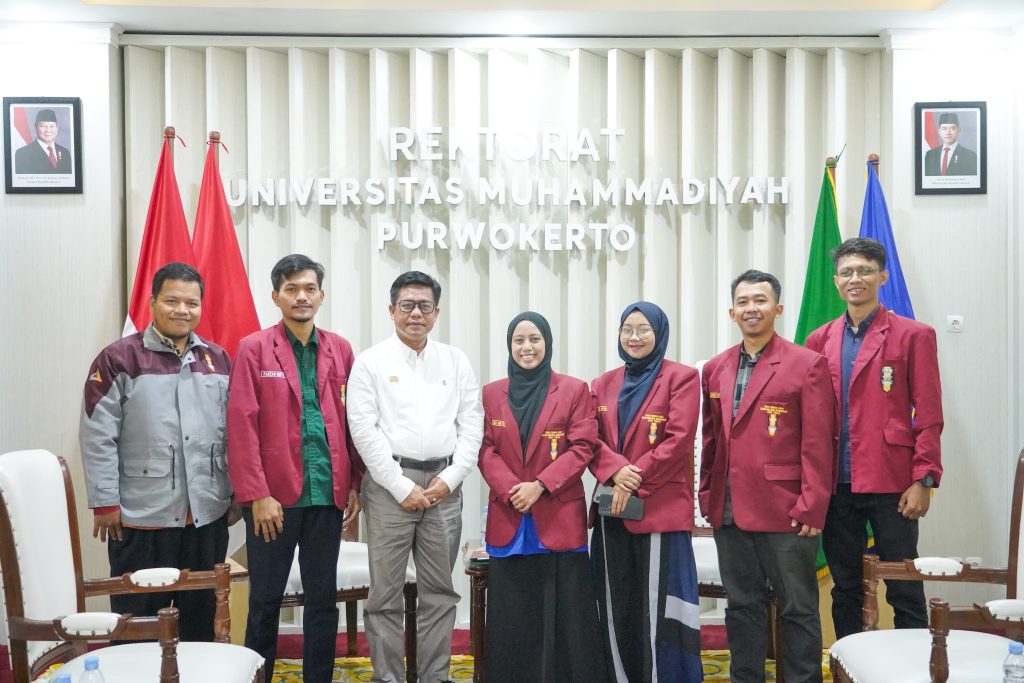 Memiliki keselarasan tujuan, Dewan Pimpinan Daerah (DPD) Ikatan Mahasiswa Muhammadiyah (IMM) Jawa Tengah (Jateng) mengunjungi Universitas Muhammadiyah Purwokerto (UMP) untuk melaksanakan audiensi dan rencana kolaborasi.