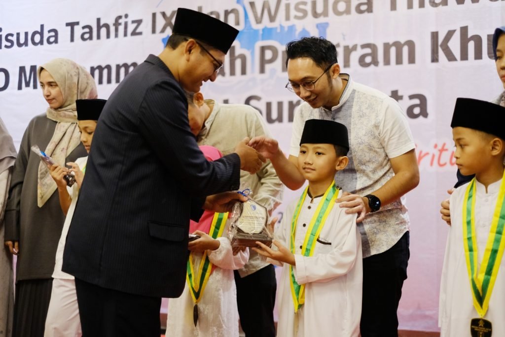134 Murid SD Muhammadiyah PK Solo Ikuti Wisuda Tahfiz dan Tilawah