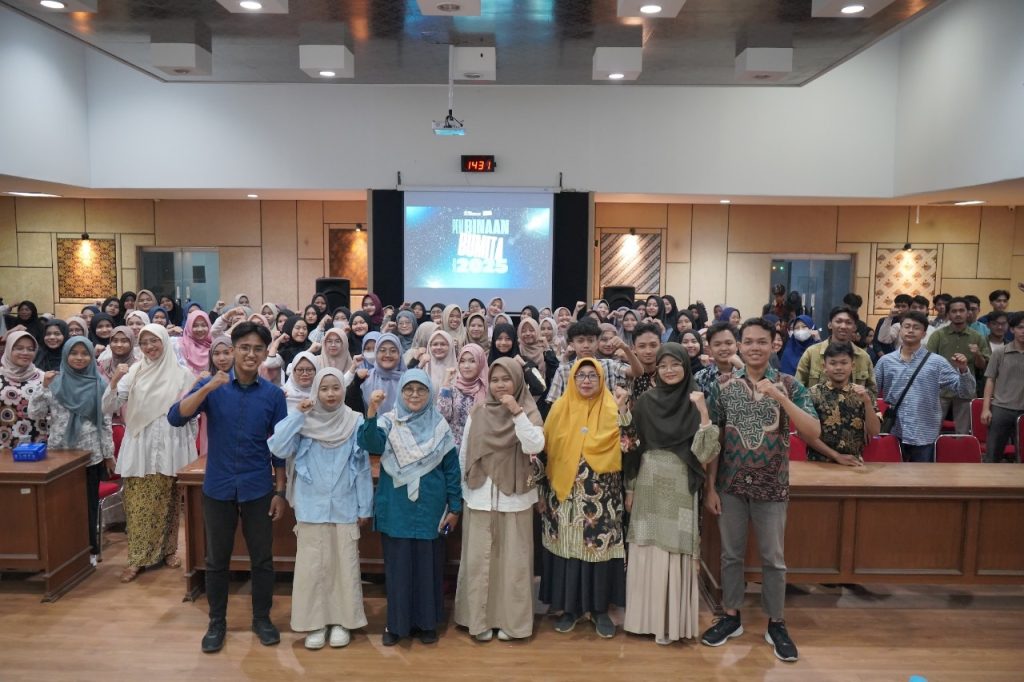 Universitas Muhammadiyah Surakarta (UMS) berkomitmen memfasilitasi mahasiswa penerima Beasiswa Unggulan Muhammadiyah, Internasional, dan Tahfidz Al-Qur’an (BUMITA) agar tidak hanya unggul dalam akademik, tetapi juga berkembang secara personal dan profesional.