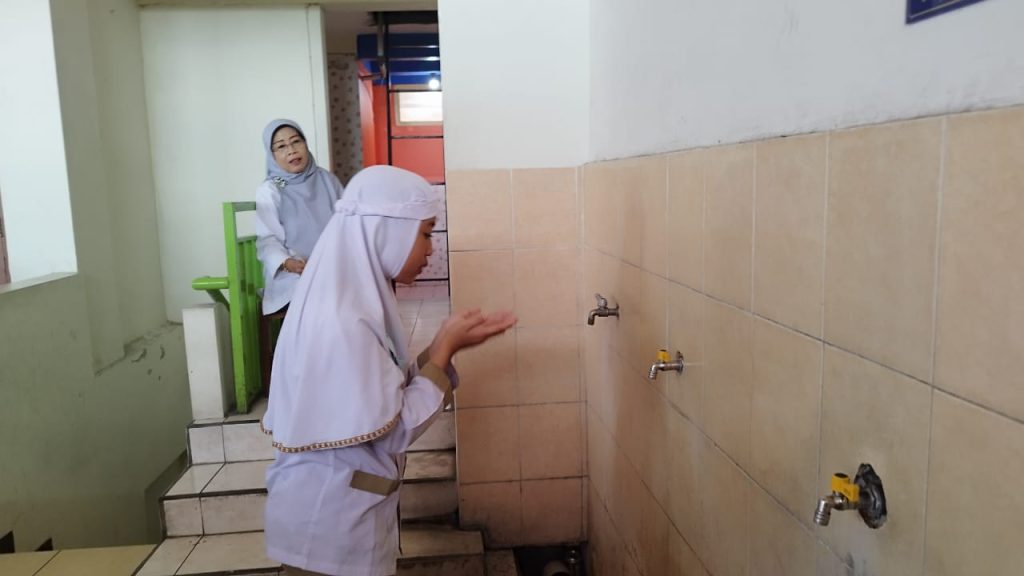 Sekolah Dasar (SD) Muhammadiyah 1 Solo mengadakan kegiatan praktik ibadah pada Selasa-Kamis (4-6/2/2025). Kegiatan ujian praktik ini diikuti seluruh siswa kelas VI sebanyak 129 siswa.