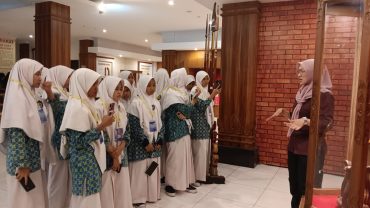 Tambah Pengetahuan Budaya Indonesia, MTs Muhammadiyah Outing Class ke Museum Keris