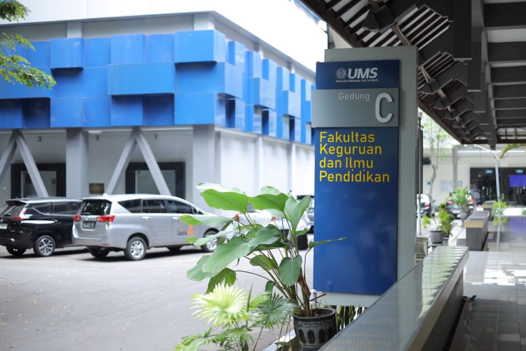 Program Studi Sarjana Pendidikan Guru Sekolah Dasar (PGSD) dan Magister Pendidikan Dasar Fakultas Keguruan dan Ilmu Pendidikan (FKIP) Universitas Muhammadiyah Surakarta (UMS) berhasil mempertahankan akreditasi unggul.