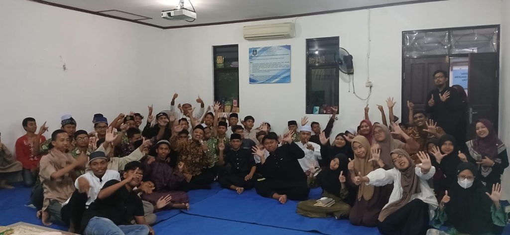Pengajian akbar dalam pesantren ramadan SMA Muhammadiyah 6 Solo membahas Al-Qur’an menjadi syafaat bagi pembacanya, Kamis (20/3/2025). Pengajian tersebut disampaikan oleh Dai Champions Standardisasi Majelis Ulama Indonesia Pusat, Dwi Jatmiko.