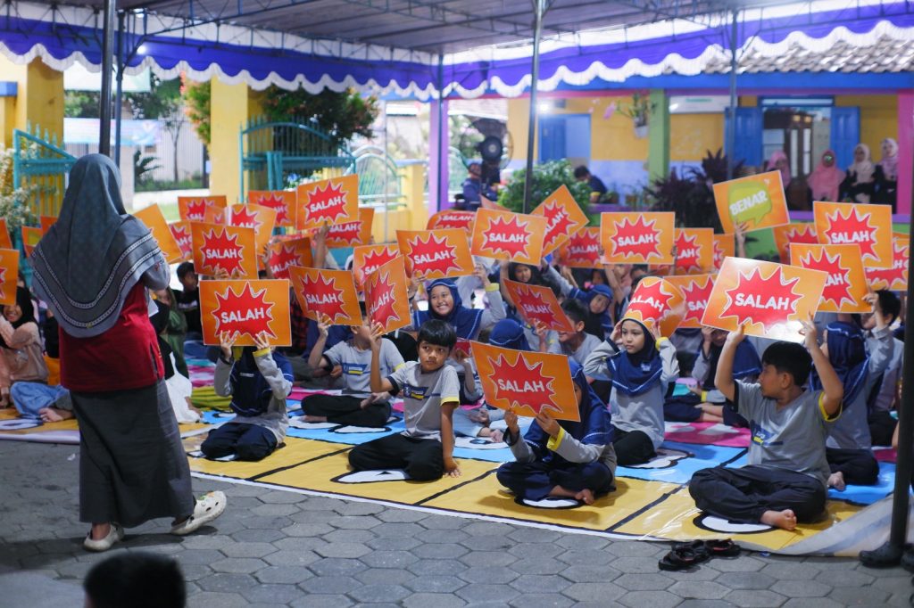 Murid Kelas IV SD Muhammadiyah PK Kottabarat Solo Ikuti Safari Ramadan