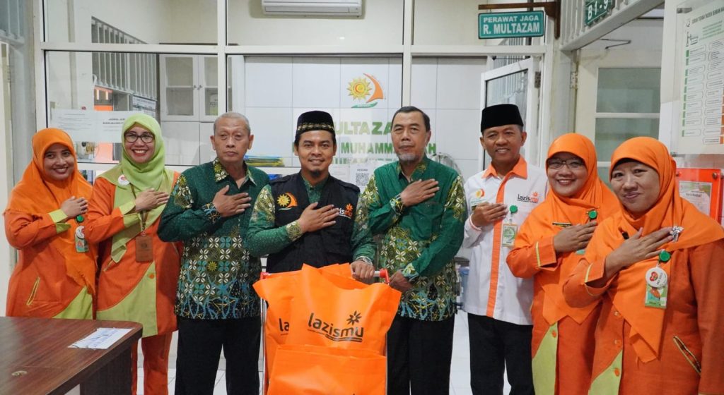 RS PKU Muhammadiyah Solo Berbagi Kebahagiaan di Bulan Ramadan