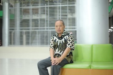 Guru Besar UMS Beberkan Penyebab IHSG Anjlok Dalam hingga Sempat Dibekukan