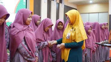 50 Anak Yatim Hadiri Buka Puasa Bersama UM PKU Muhammadiyah Solo