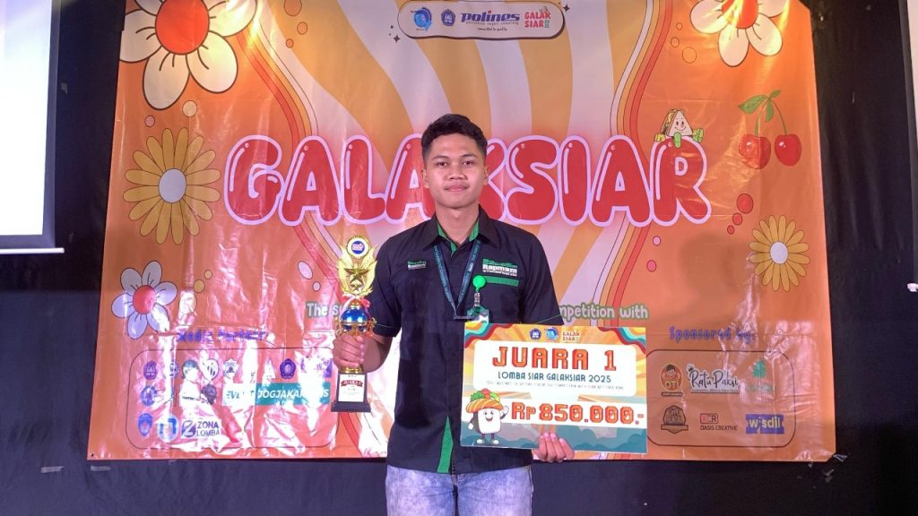 Mahasiswa Program Studi Arsitektur Universitas Muhammadiyah Surakarta (UMS), Wirdiantama Ahnaf Lutfiyardanna yang akrab disapa Yardan, berhasil meraih Juara 1 pada Announcer Competition di ajang Galaksiar 2025, kompetisi radio tingkat nasional yang diselenggarakan Radio Kampus New PLBS FM Politeknik Negeri Semarang (Polines).