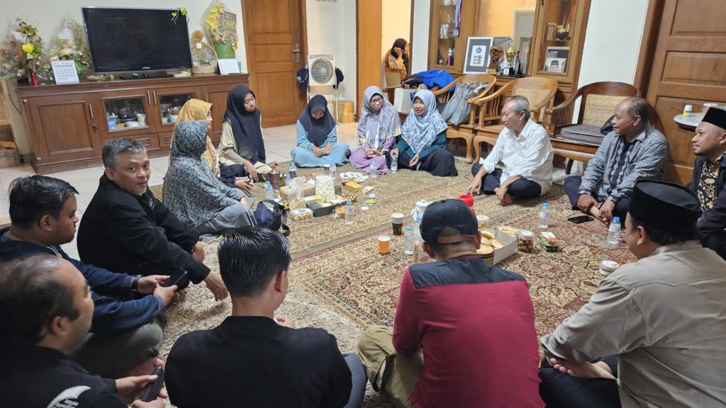 MPKSDI Solo Berhalalbihalal dengan Rektor UMS