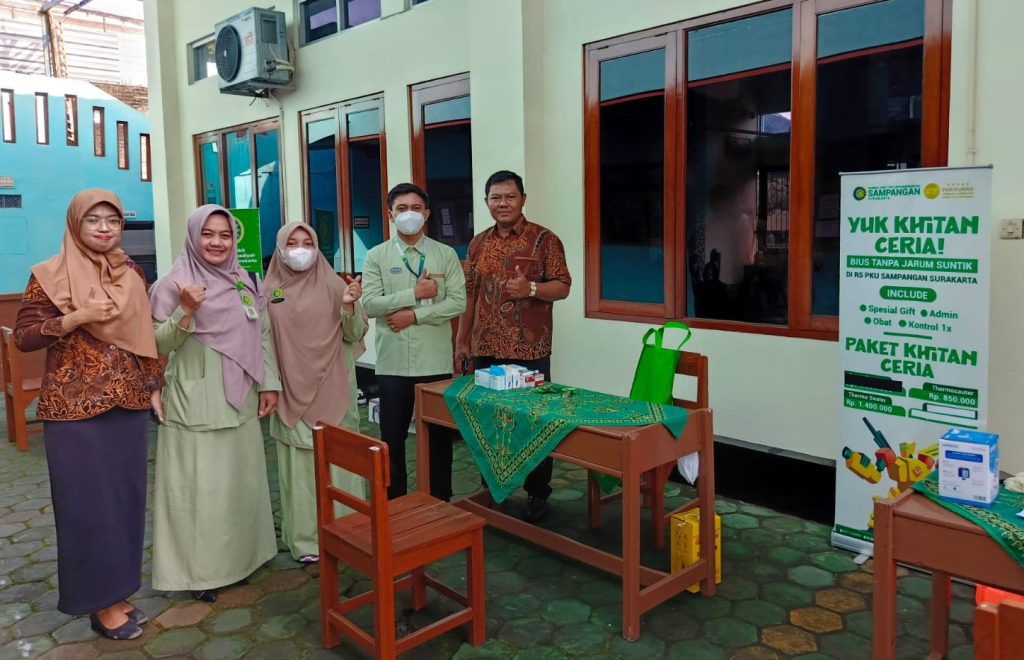 SD Muh 6 Plus Solo dan RS PKU Muh Sampangan Gelar Penyuluhan dan Pemeriksaan Kesehatan Gratis