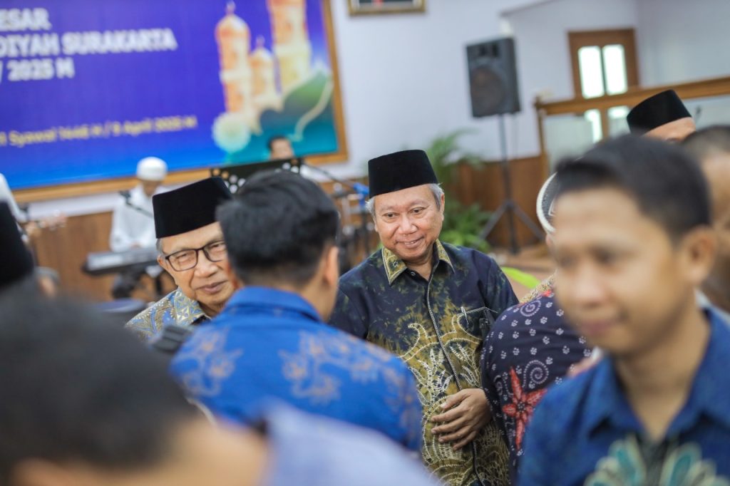 Universitas Muhammadiyah Surakarta (UMS) menyelenggarakan Silaturahmi dan Halalbihalal Keluarga Besar UMS Tahun 1446 H / 2025 M, Rabu (9/4/2025).