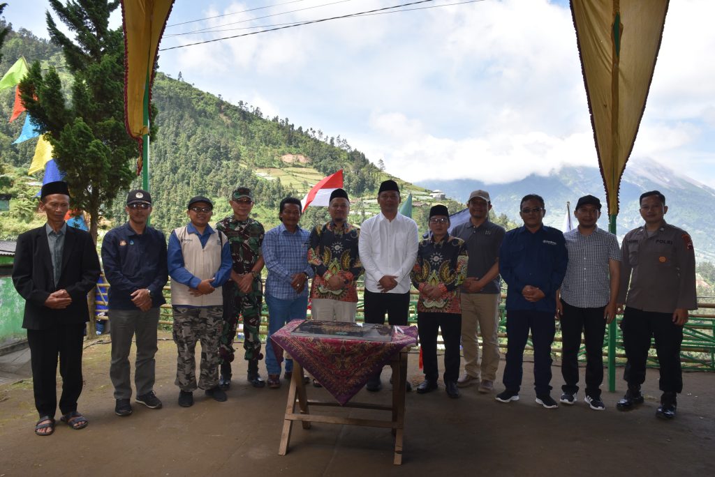 Bupati Boyolali, Agus Irawan, menghadiri peresmian pipanisasi dan bak penampungan air terpadu yang diinisiasi Muhammadiyah di Dusun Tempel, Jrakah, Selo, Boyolali.
