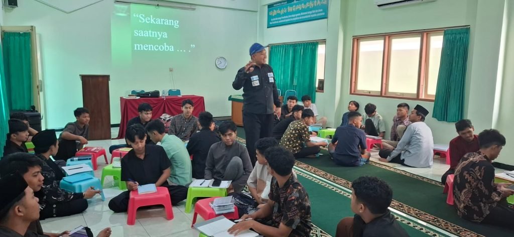 Dwi Jatmiko: Menulis Berita Berkemajuan Semudah Tersenyum