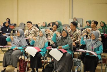FAI UMS Latih Guru SMP Muhammadiyah Kartasura Pendekatan Deep Learning