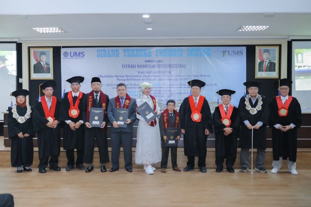 Fakultas Hukum Universitas Muhammadiyah Surakarta (UMS) menyelenggarakan Sidang Terbuka Promosi Doktor dengan promovendus Fitrah Hamdani, Kamis (15/5/2025).
