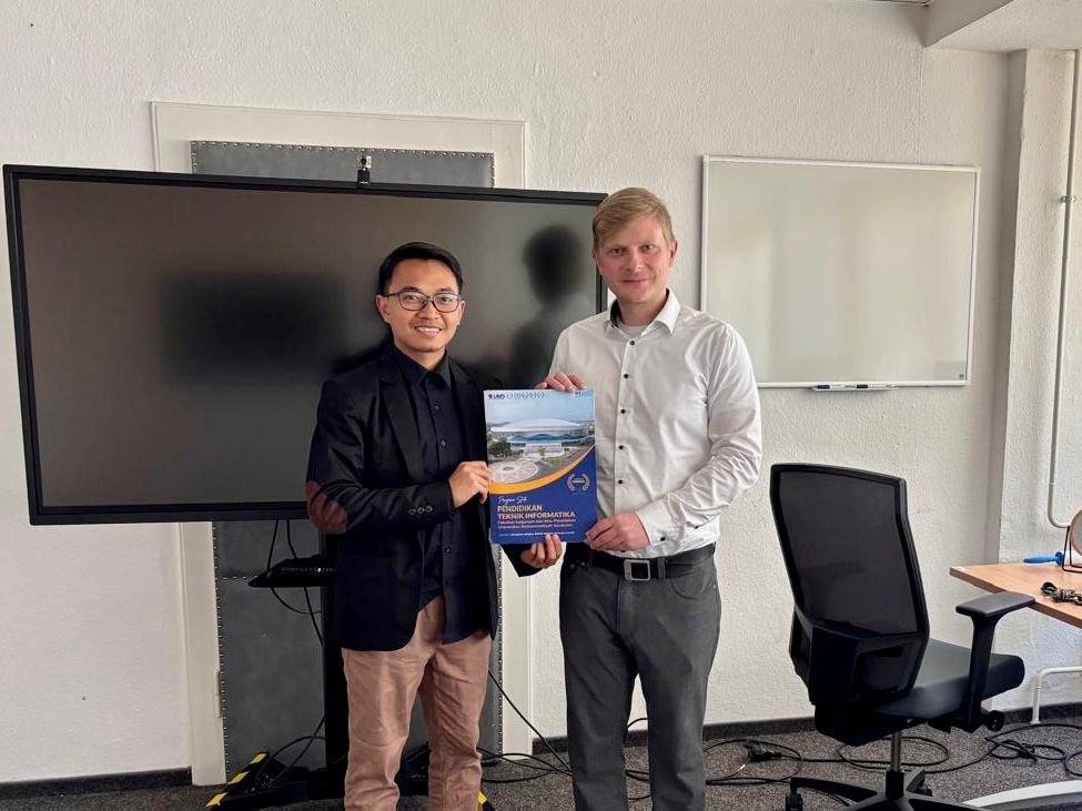 Program Studi Pendidikan Teknik Informatika (PTI) Fakultas Keguruan dan Ilmu Pendidikan (FKIP) Universitas Muhammadiyah Surakarta (UMS) menjalin kerja sama akademik dengan Faculty of Education, Technische Universität Dresden (TU Dresden), Jerman.