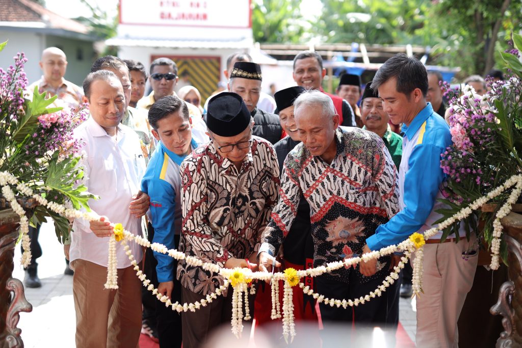 Universitas Muhammadiyah Surakarta (UMS) meresmikan penggunaan gedung Sport and Martial Arts Center, yang terletak di Desa Gajahan, Colomadu, Karanganyar, Jawa Tengah, Sabtu (24/5/2025).