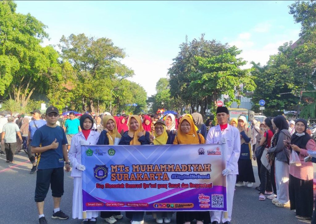 MTs Muhammadiyah Solo Meriahkan CFD dengan Parade Marching Band