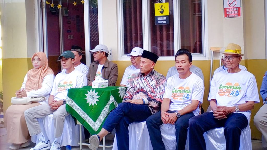 Madrasah Ibtidaiyah Muhammadiyah Akhlaqul Karimah (MIM AKA) Mojogedang merayakan milad keempatnya dengan semarak dan penuh makna pada Sabtu (25/5/2025).