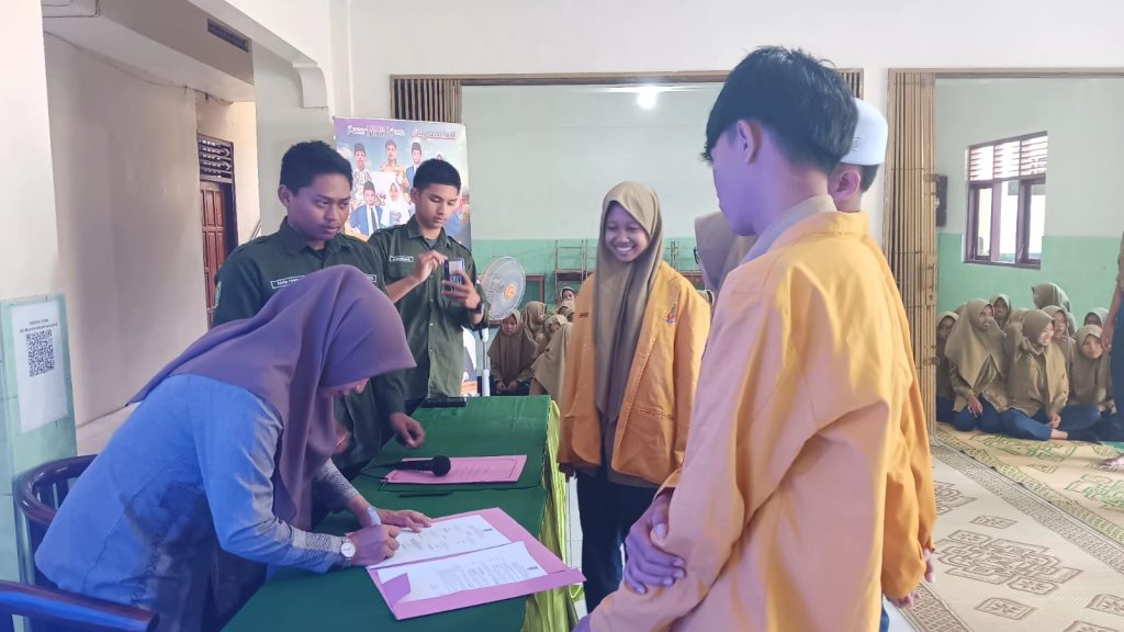 MTs Muhammadiyah Solo menggelar pelantikan pengurus IPM untuk periode 2025-2026 pada Sabtu, (17/5/2025) di kampus 2 Kampung Sewu. Kegiatan ini dihadiri kepala Madrasah, guru dan perwakilan dari PC IPM Jebres, serta seluruh siswa MTs Muhammadiyah Solo.