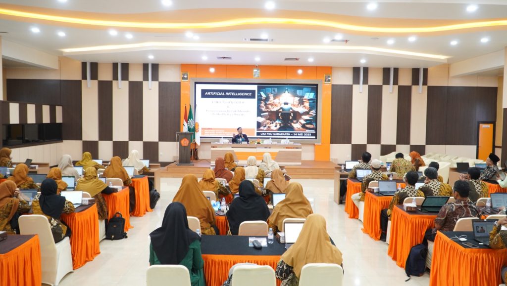 Workshop mengenai penggunaan generative artificial intelligence (Gen AI) dan integrasi Al-Islam dan Kemuhammadiyahan (AIK) dalam pembelajaran tahun 2025 digelar di Auditorium UMPKU Solo, Rabu (14/5/2025).