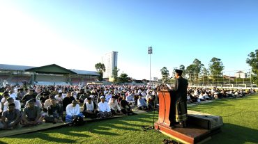 Ratusan Umat Islam Laksanakan Salat Iduladha di Lapangan Kottabarat