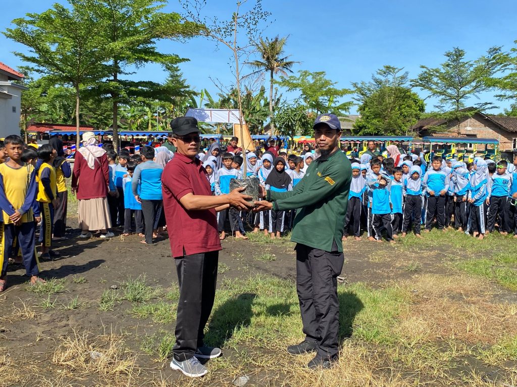 SuperCamp 2025 SD Muhammadiyah PK Banyudono Dibuka dengan Penanaman Pohon