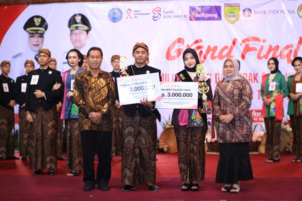 Mahasiswa Fakultas Kedokteran Gigi (FKG) Universitas Muhammadiyah Surakarta (UMS), Azra Elfreda Nariswari, berhasil meraih gelar Best Talent dalam ajang Mas dan Mbak Duta Wisata Sukoharjo 2025.