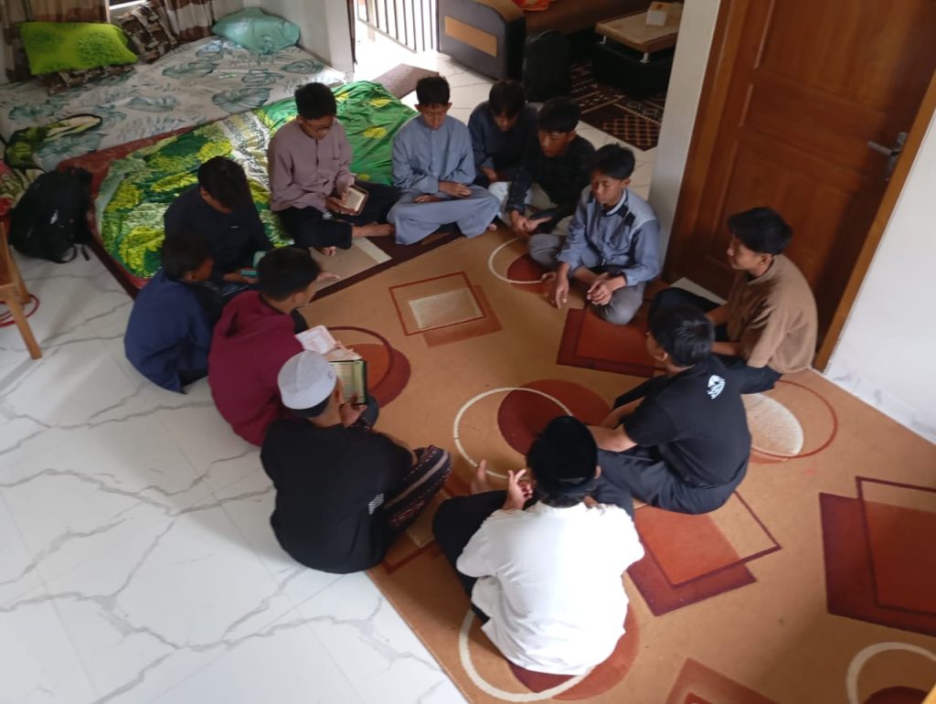 MTs Muhammadiyah Solo menggelar mabit di Villa Amanah Sekipan Tawangmangu, Sabtu dan Minggu (14-15/6/2025). (Humas)
