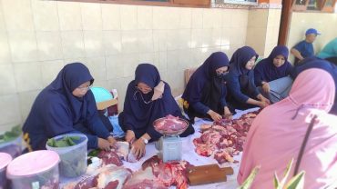 Kehangatan Momen Iduladha di MTs Muhammadiyah Solo