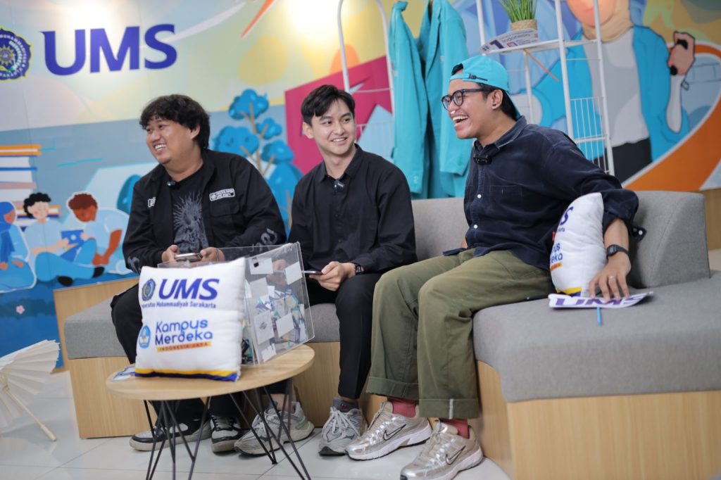 Universitas Muhammadiyah Surakarta (UMS) resmi membuka pendaftaran mahasiswa baru tahun akademik 2025/2026 melalui jalur skor Ujian Tulis Berbasis Komputer (UTBK). Pendaftaran dibuka mulai 3 Juni hingga 30 Agustus 2025 dengan kuota terbatas.