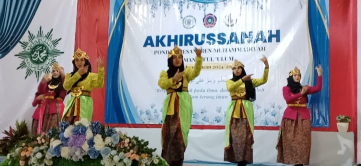 Aula Masjid At-Taqwa Pondok Pesantren Muhammadiyah (PonpesMU) Manafiul Ulum Sambi dipenuhi suasana haru, bangga, dan penuh semangat dalam acara Pengantaran dan Akhirussanah Santri Tahun Ajaran 2024/2025.