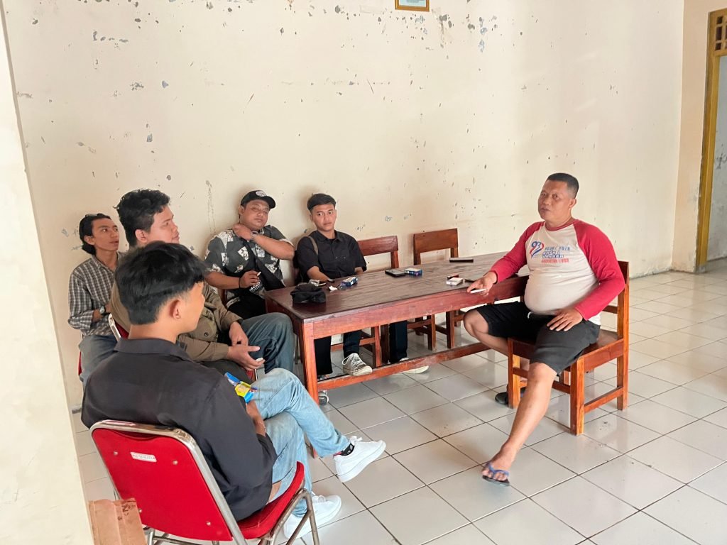 Badan Eksekutif Mahasiswa Universitas Muhammadiyah Surakarta (BEM UMS) melakukan kunjungan lapangan serta aksi advokasi terhadap kasus kekerasan seksual terhadap anak yang terjadi di Desa Ngepringan, Kecamatan Jenar, Kabupaten Sragen, Senin (23/6/2025).