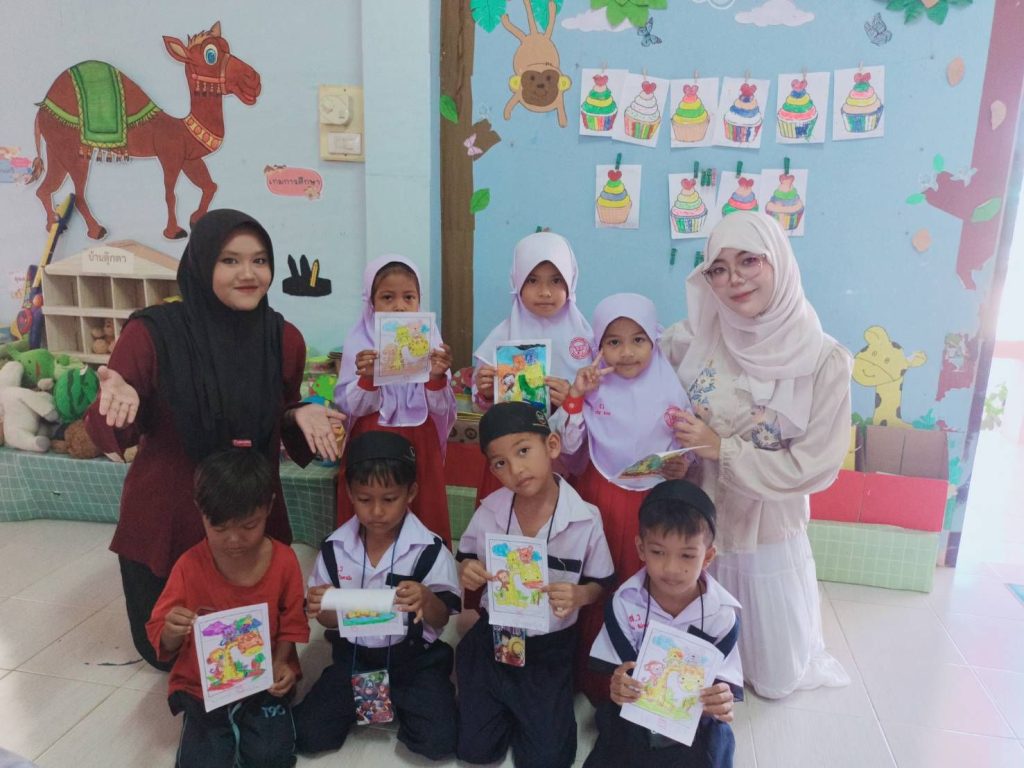 Dua mahasiswi Program Studi Pendidikan Bahasa Inggris, Fakultas Keguruan dan Ilmu Pendidikan (FKIP) Universitas Muhammadiyah Surakarta (UMS), Hanum Khaerunisa dan Ratu Engka Triswati, mengikuti program magang internasional bertajuk YALA PESAO 1’s Internship Program – English.