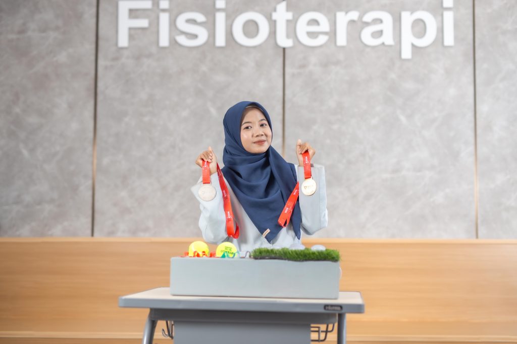 Mahasiswa Fisioterapi UMS Sabet Peringkat Pertama Pilmapres Jateng 2025