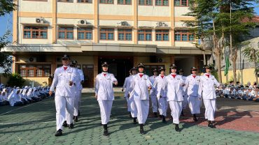 Parade Selamat Datang ala Paskibra Warnai Sambut Siswa SMA Muhammadiyah PK Solo