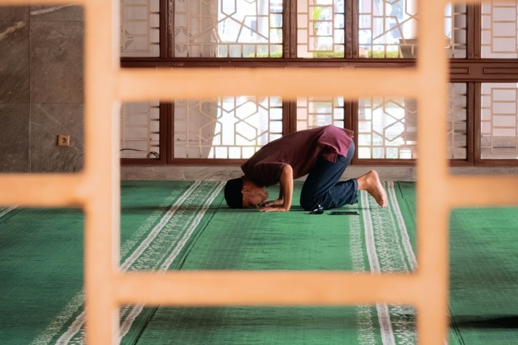 Bolehkah Tidak Ikut Sujud Sahwi dalam Salat Jemaah? UMS Bahas di Kajian Tarjih ke-184