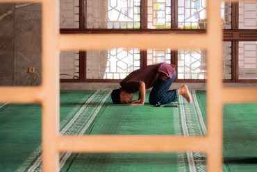 Bolehkah Tidak Ikut Sujud Sahwi dalam Salat Jemaah? UMS Bahas di Kajian Tarjih ke-184