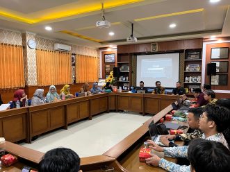Sambut Tahun Ajaran Baru, SMP Muhammadiyah PK Solo Gelar Workshop Bahas AI dan Medsos