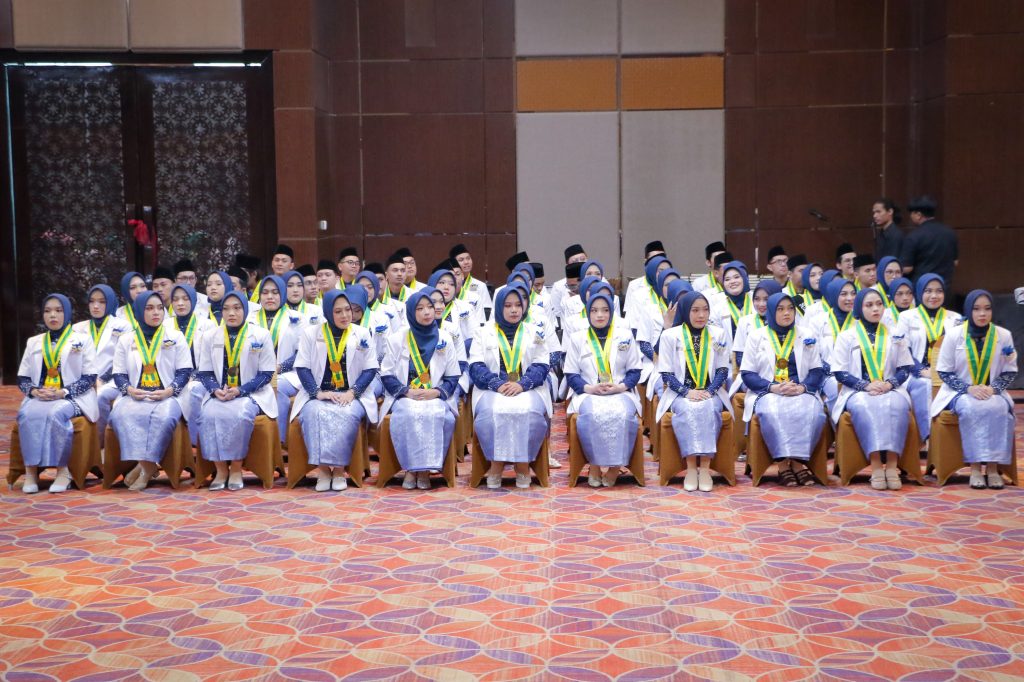 Sebanyak 65 dokter baru resmi dikukuhkan Universitas Muhammadiyah Surakarta (UMS) pada Rabu, (30/7/2025) dalam upacara pelantikan dan sumpah dokter ke-55 Fakultas Kedokteran.