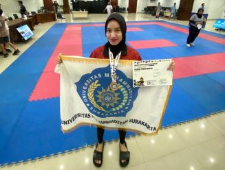 Keren! Mahasiswi UMS Ukir Prestasi di Ajang Karate Pomprov Jateng 2025