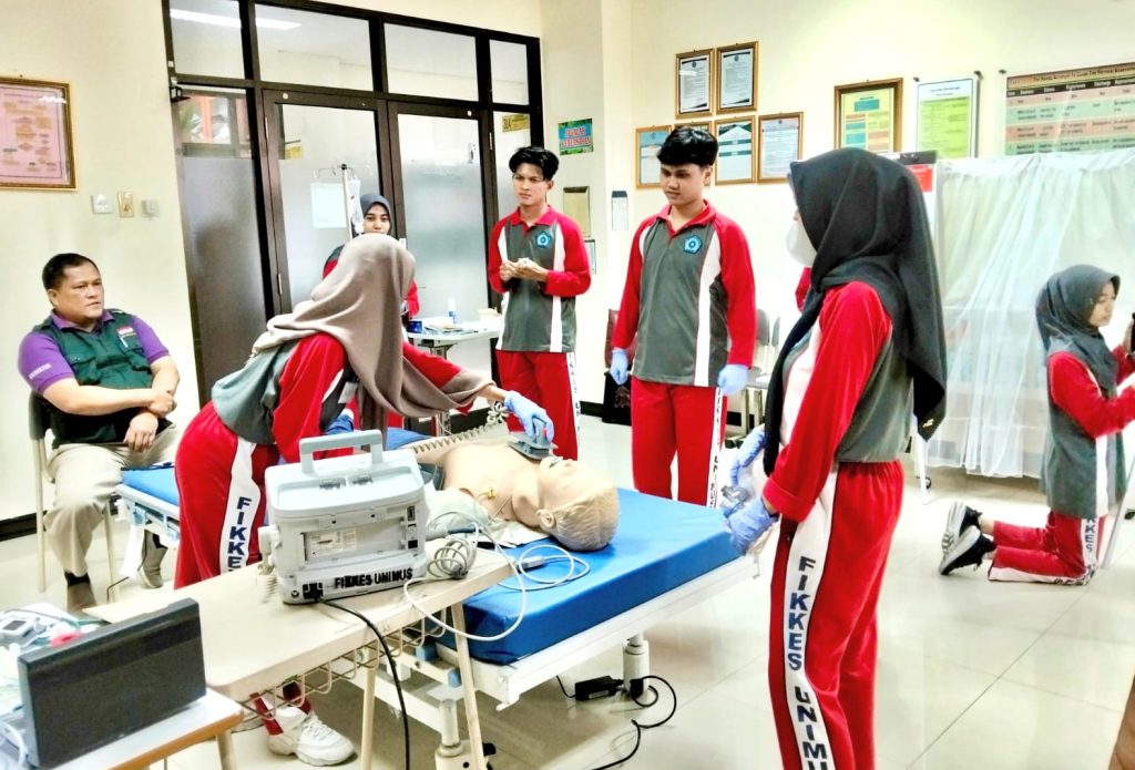 Prodi D3 Keperawatan Unimus Semarang Gelar Pelatihan BTCLS untuk Mahasiswa Keperawatan Tahun 2025