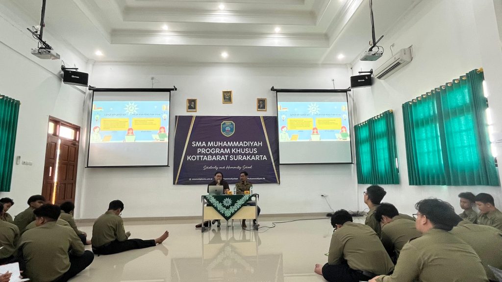 Persiapan Live in Society, Siswa SMA Muhammadiyah PK Kottabarat Belajar Riset Sosial Masyarakat