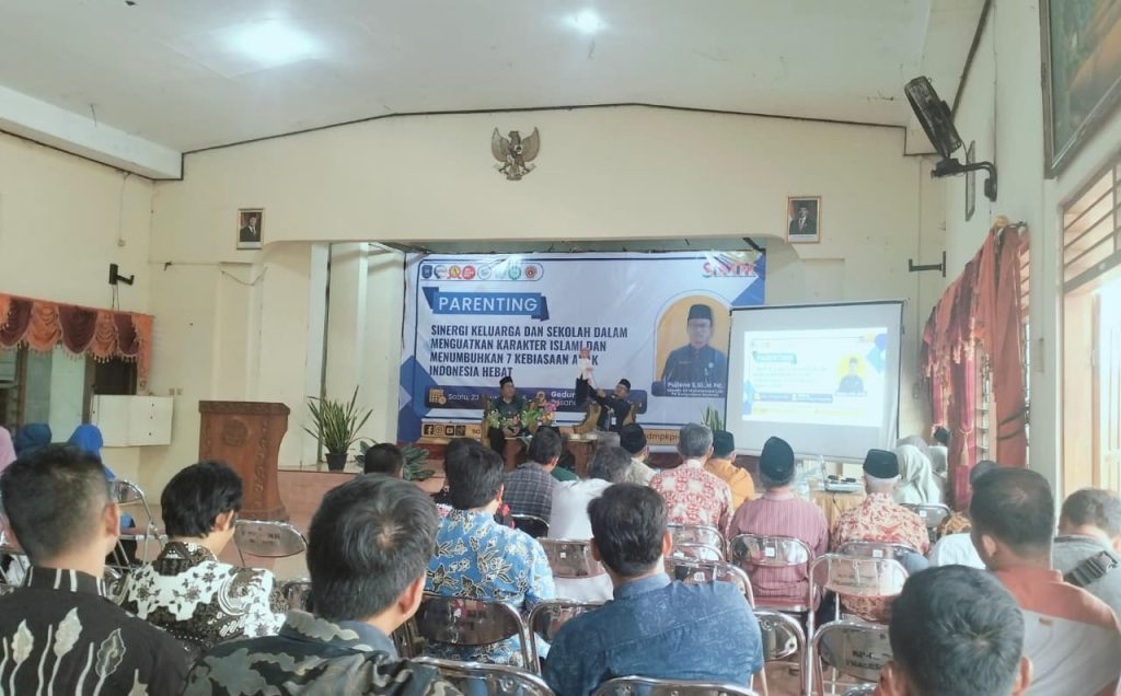 SD Muhammadiyah PK Pracimantoro Gelar Parenting lewat Wayang Golek Pitutur