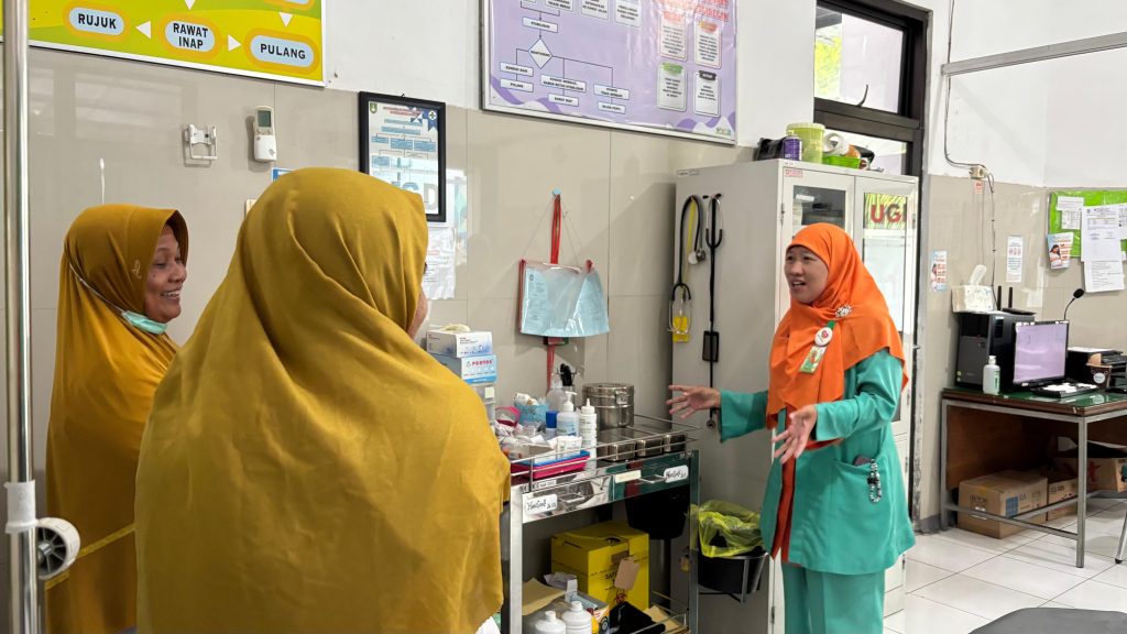 esmas Setabelan bekerja sama dengan RS PKU Muhammadiyah Solo menyelenggarakan kegiatan Bimbingan Teknis (Bimtek) Persalinan Aman pada Kamis (31/7/2025). Kegiatan ini dalam rangka meningkatkan mutu pelayanan persalinan di fasilitas kesehatan tingkat pertama (FKTP).