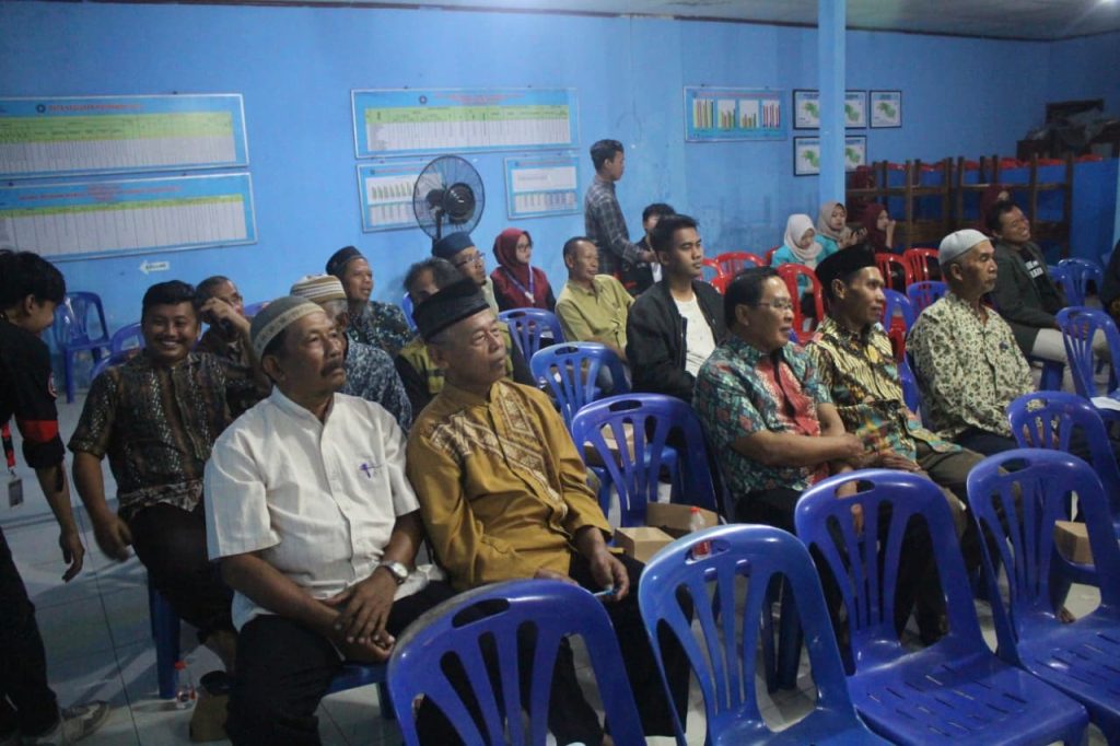 Himpunan Mahasiswa Program Studi Pendidikan Teknik Informatika (HMP PTI) Fakultas Keguruan dan Ilmu Pendidikan (FKIP) Universitas Muhammadiyah Surakarta (UMS) mengadakan pelatihan pembuatan nugget tempe ayam bagi warga Desa Sentono, Kecamatan Karangdowo, Kabupaten Klaten.