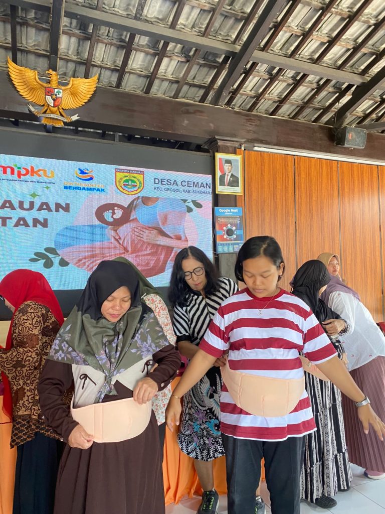 Dosen UMPKU Solo melaksanakan implementasi hibah pengabdian masyarakat dengan tema “Edukasi dan Implementasi Korset Gerakan Janin untuk Peningkatan Kesehatan Janin di Komunitas”.