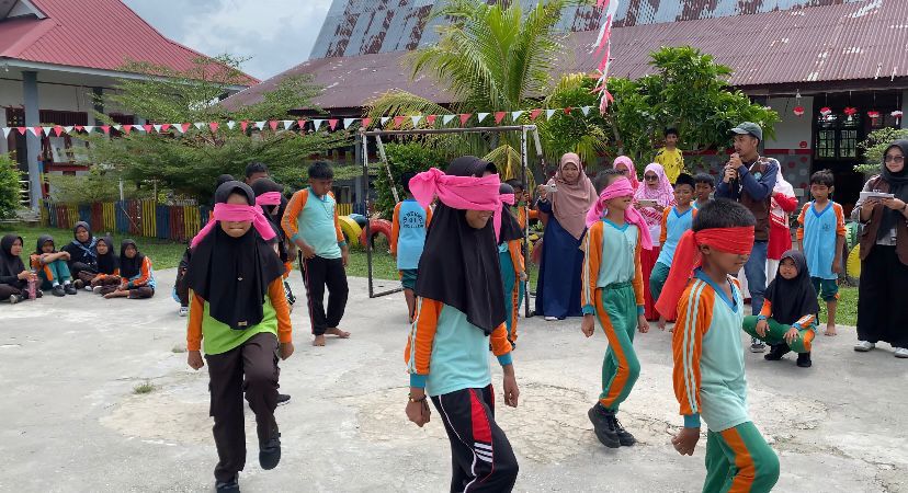 Kelompok KKN Mas 78 turut merayakan Hari Kemerdekaan ke-80 Indonesia bersama siswa-siswi di SDN 01 Benayah, Siak, Riau. Kegiatan ini berlangsung dengan penuh semangat dan antusiasme dari seluruh peserta, baik dari pihak sekolah maupun anggota KKN.