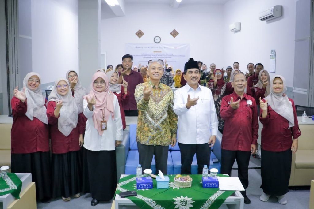 Universitas Muhammadiyah Surakarta (UMS) menjadi sorotan kalangan pustakawan Perguruan Tinggi Aisyiyah Muhammadiyah (PTMA) se-Indonesia melalui penyelenggaraan Pelantikan Pengurus Forum Perpustakaan Perguruan Tinggi Aisyiyah Muhammadiyah (FPPTMA) periode 2025–2030.